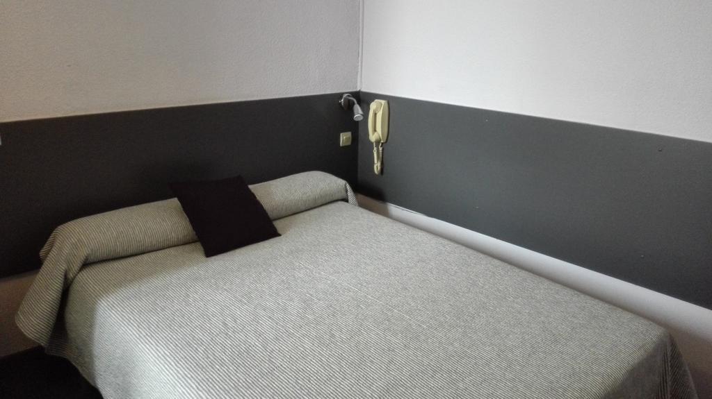 Hotel Beausejour Toulouse Room photo